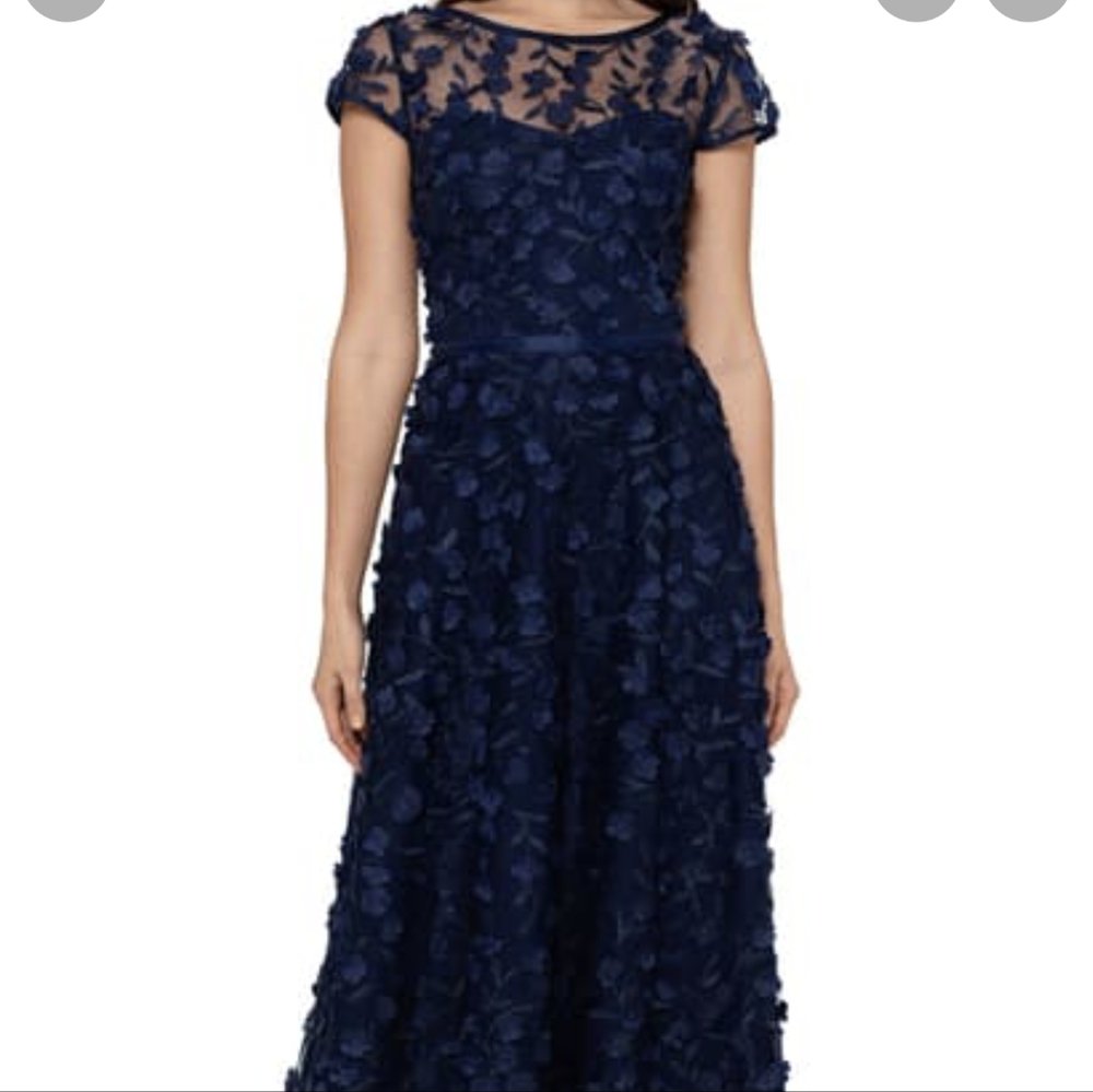 NWT XSCAPE Floral Embroidered Tulle Gown In Navy Size 14